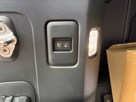 2026 Land Rover Defender 110 P300 S