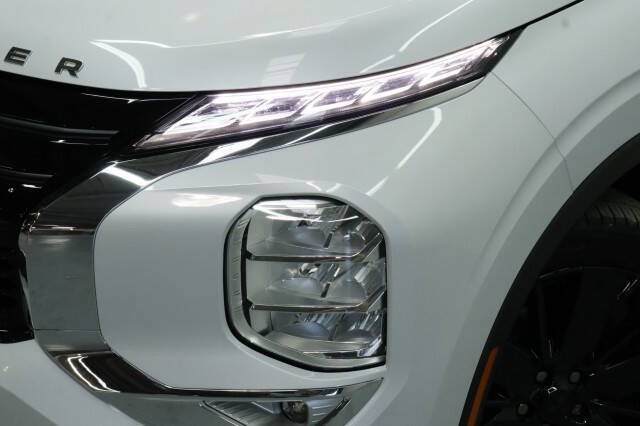 2026 Mitsubishi Outlander LE