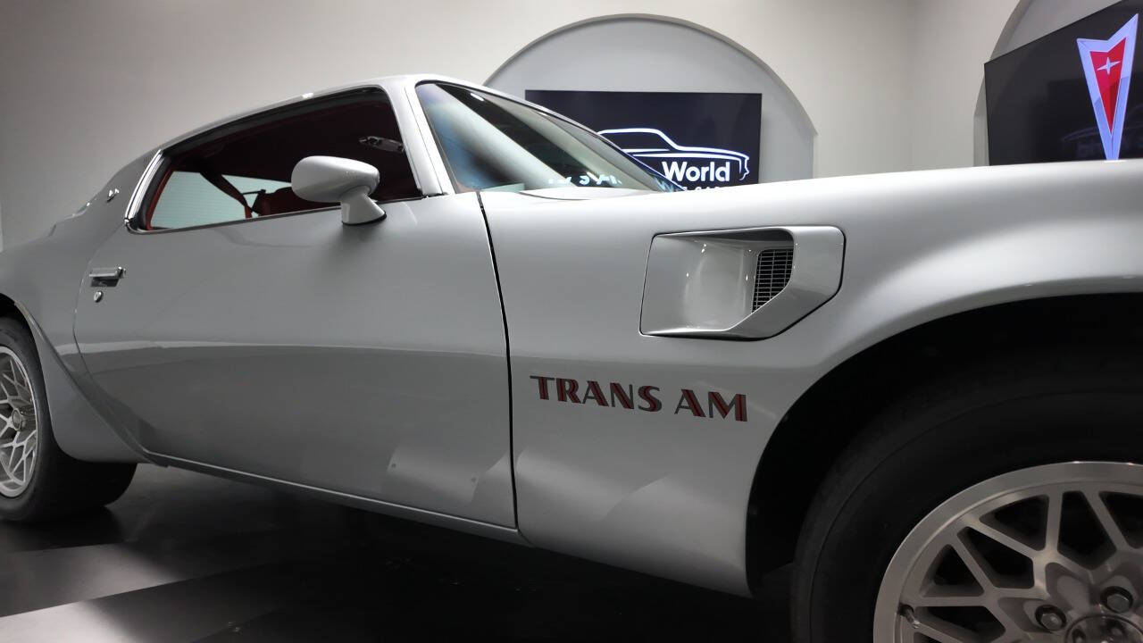 1977 Pontiac Trans Am 13