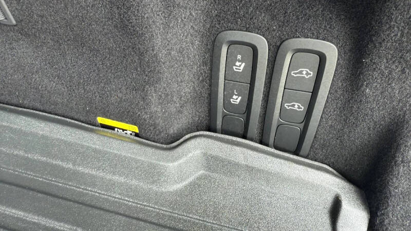 2018 Volvo XC60 T6 R-Design