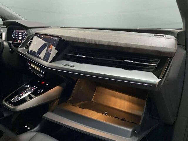 2024 Audi Q4 e-tron quattro Premium 55