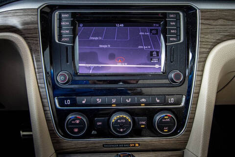 2017 Volkswagen Passat 1.8T SEL Premium