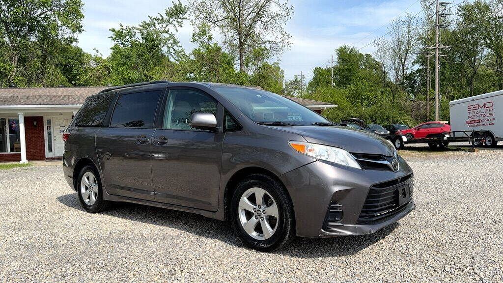 2018 Toyota Sienna for sale at Big Iron Auto LLC in Cape Girardeau, MO