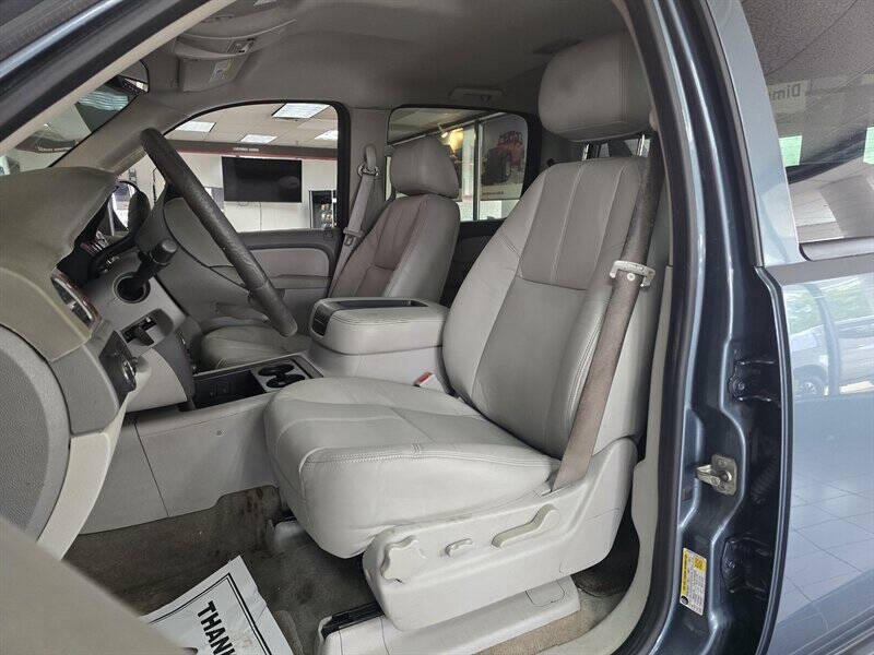 2011 Chevrolet Avalanche LT