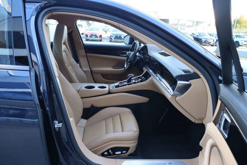 2018 Porsche Panamera 4 Sport Turismo