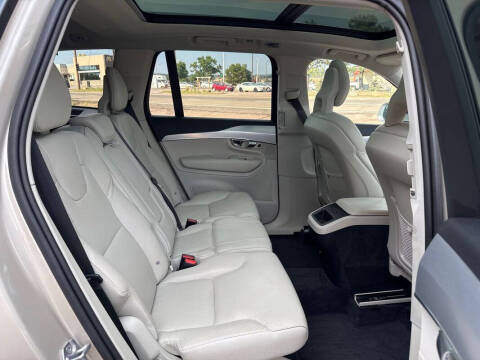 2016 Volvo XC90 T5 Momentum