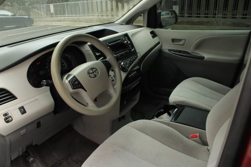 2013 Toyota Sienna