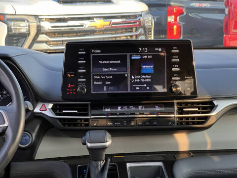 2021 Toyota Sienna XLE 8-Passenger