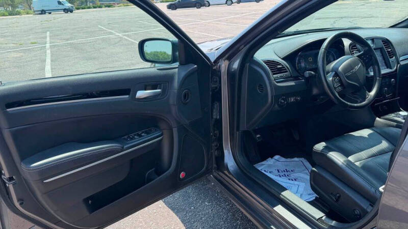 2018 Chrysler 300 S