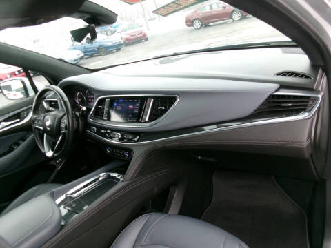 2022 Buick Enclave Essence