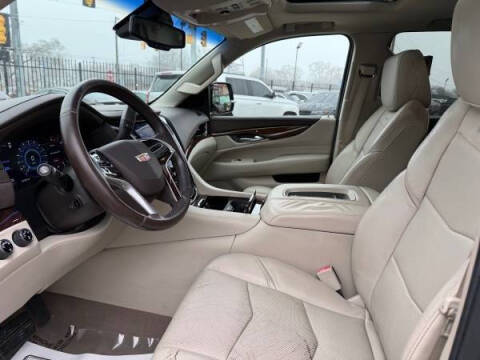 2016 Cadillac Escalade Luxury Collection