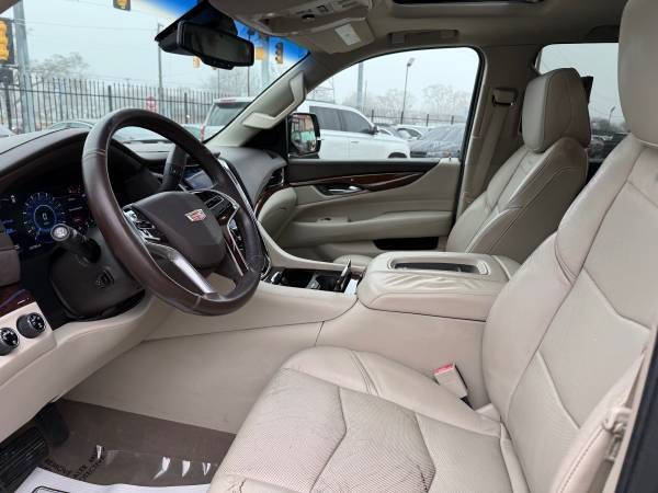 2016 Cadillac Escalade Luxury Collection