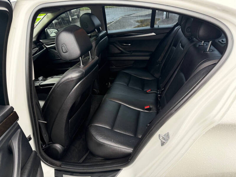 2014 BMW 5 Series 528i