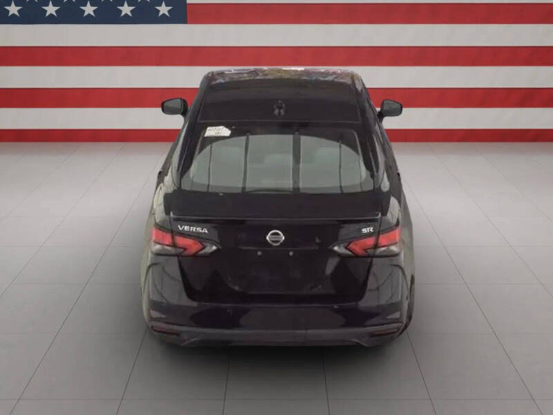 2020 Nissan Versa SR