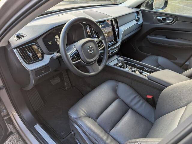 2025 Volvo XC60 B5 Plus Dark Theme