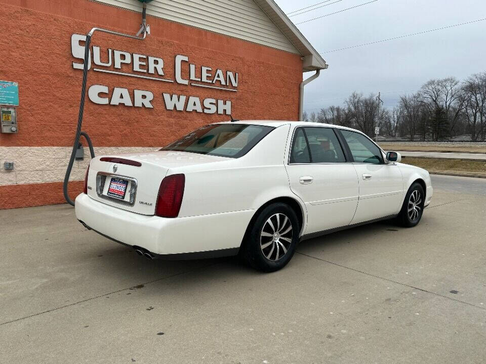 2005 Cadillac DeVille for sale at Illinois Auto Wholesalers in Tolono, IL