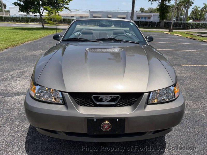 2002 Ford Mustang Deluxe