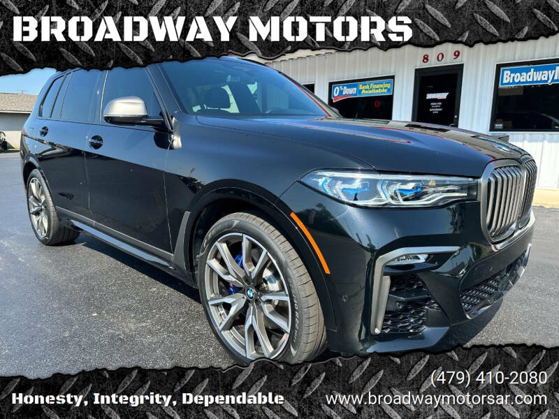 2021 BMW X7 M50i's photo