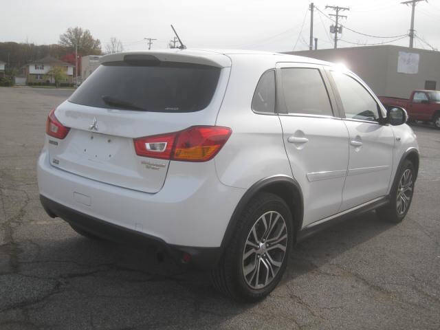 2016 Mitsubishi Outlander Sport ES photo 5