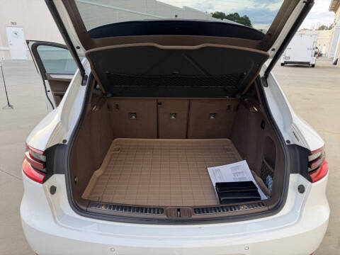 2016 Porsche Macan Turbo