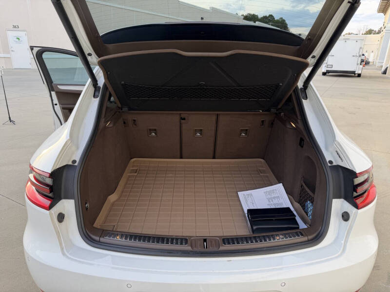 2016 Porsche Macan Turbo