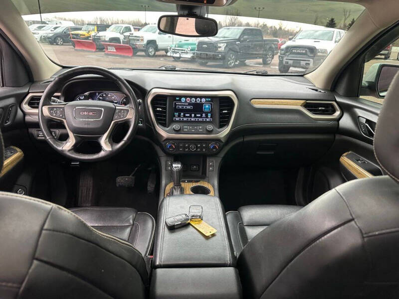 2017 GMC Acadia Denali