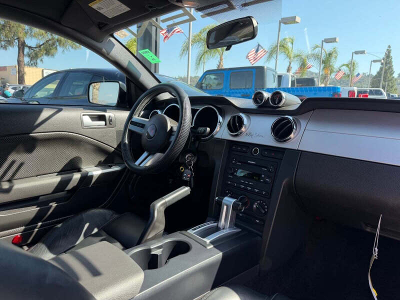 2006 Ford Mustang GT Deluxe