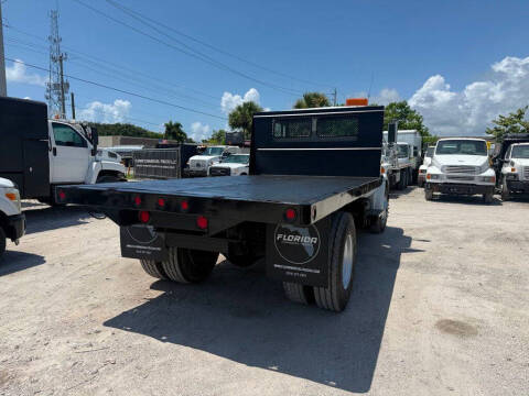 2002 Freightliner FL70