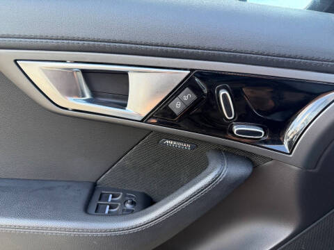 2017 Jaguar F-TYPE Premium