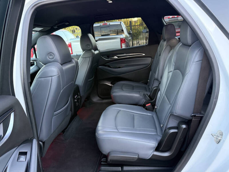 2022 Buick Enclave Essence