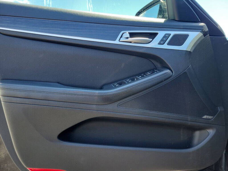 2015 Hyundai Genesis