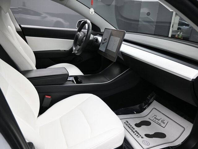 2019 Tesla Model 3 Standard Range Plus