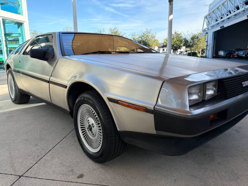 1981 DeLorean DMC-12