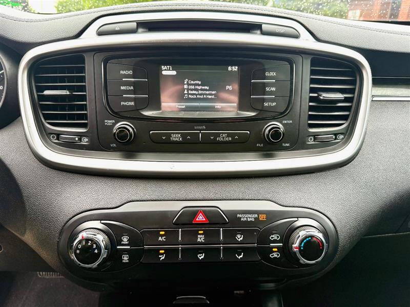 2017 Kia Sorento LX