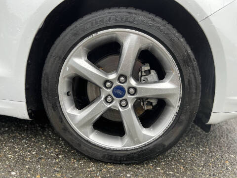 2014 Ford Fusion Hybrid SE