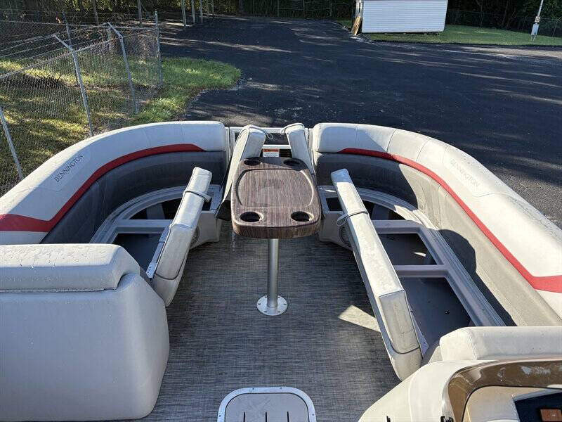 2020 Bennington SX 24