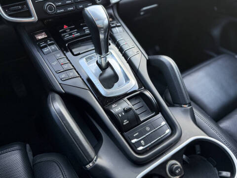 2018 Porsche Cayenne Platinum Edition