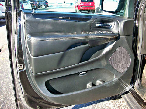 2015 Chrysler Town and Country S