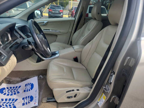 2015 Volvo XC60 T6 Platinum