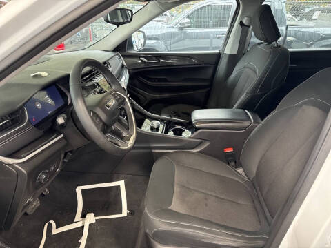 2023 Jeep Grand Cherokee L Laredo