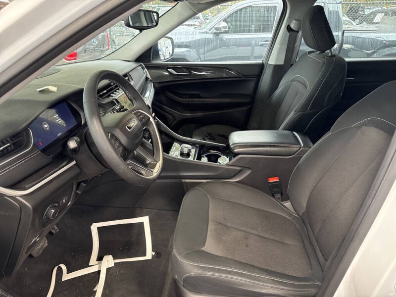 2023 Jeep Grand Cherokee L Laredo