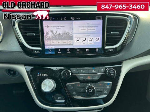 2022 Chrysler Pacifica Touring L