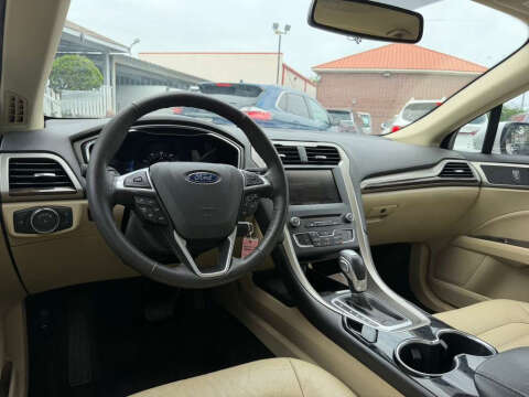 2016 Ford Fusion SE