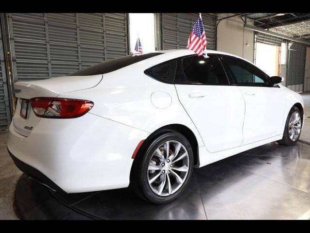 2015 CHRYSLER 200 Sedan - $9,850