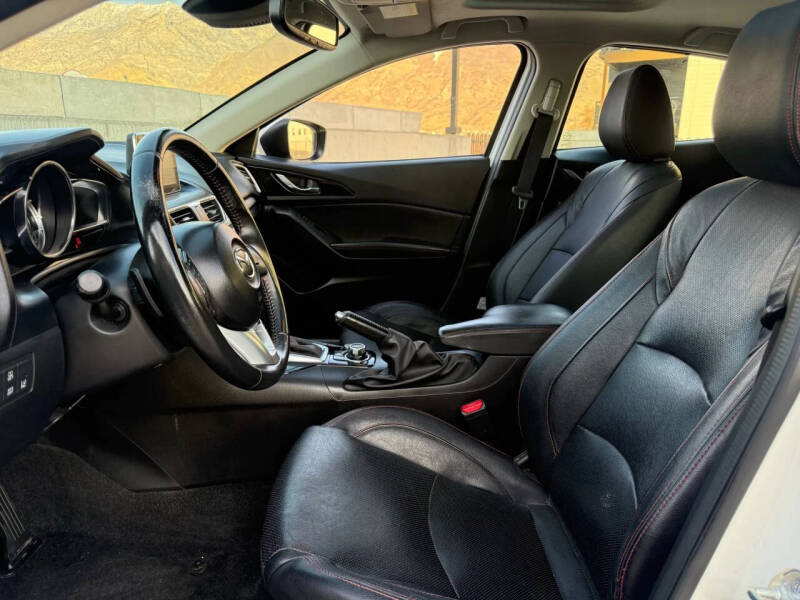 2016 Mazda MAZDA3 s Grand Touring