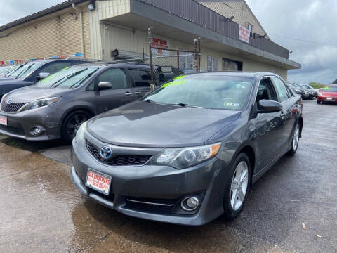 2014 Toyota Camry Hybrid for sale at Six Brothers Mega Lot in Youngstown OH