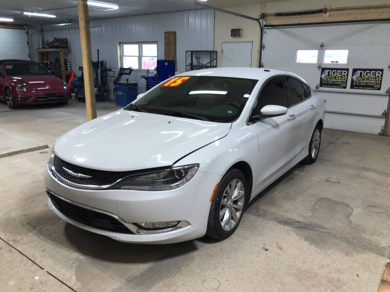 2015 Chrysler 200 for sale at Tiger Auto Sales Inc in Danville IA