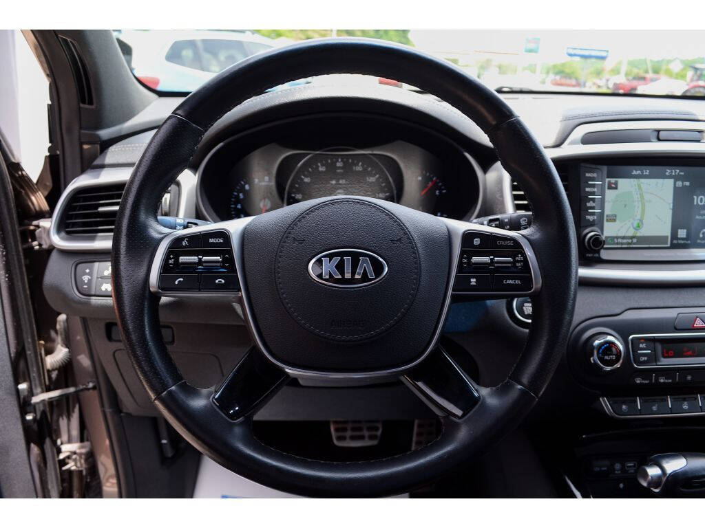 2019 Kia Sorento for sale at EARL DUFF PRE-OWNED CENTER in Harriman, TN