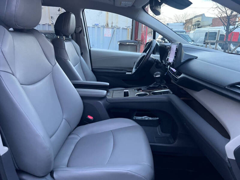 2021 Toyota Sienna XLE 7-Passenger