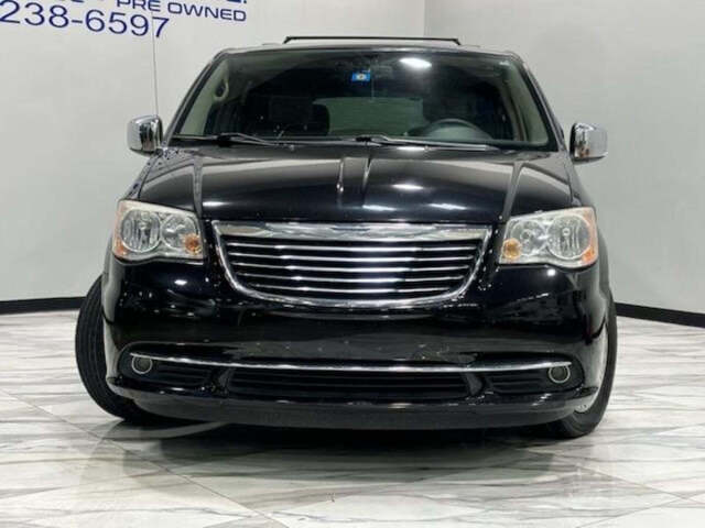 2014 Chrysler Town and Country for sale at IMD MOTORS, INC in Dallas, TX